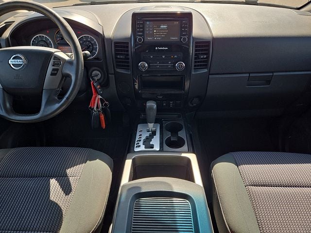 2015 Nissan Titan SV
