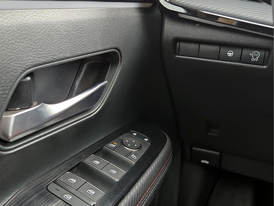 2025 Nissan Kicks SR Nissan Certified