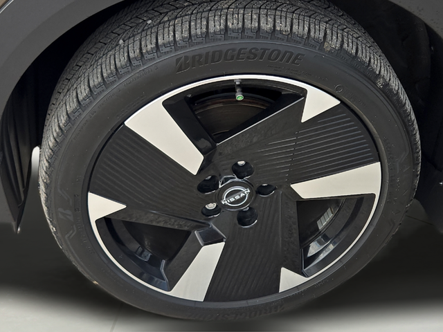 2025 Nissan Kicks SR Nissan Certified