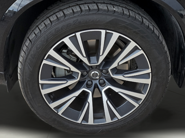 2022 Volvo XC90 T6 Momentum