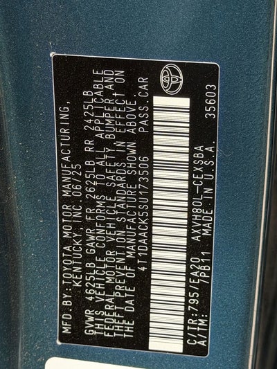 2025 Toyota Camry SE