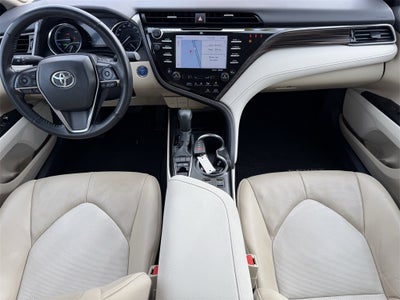 2020 Toyota Camry Hybrid XLE