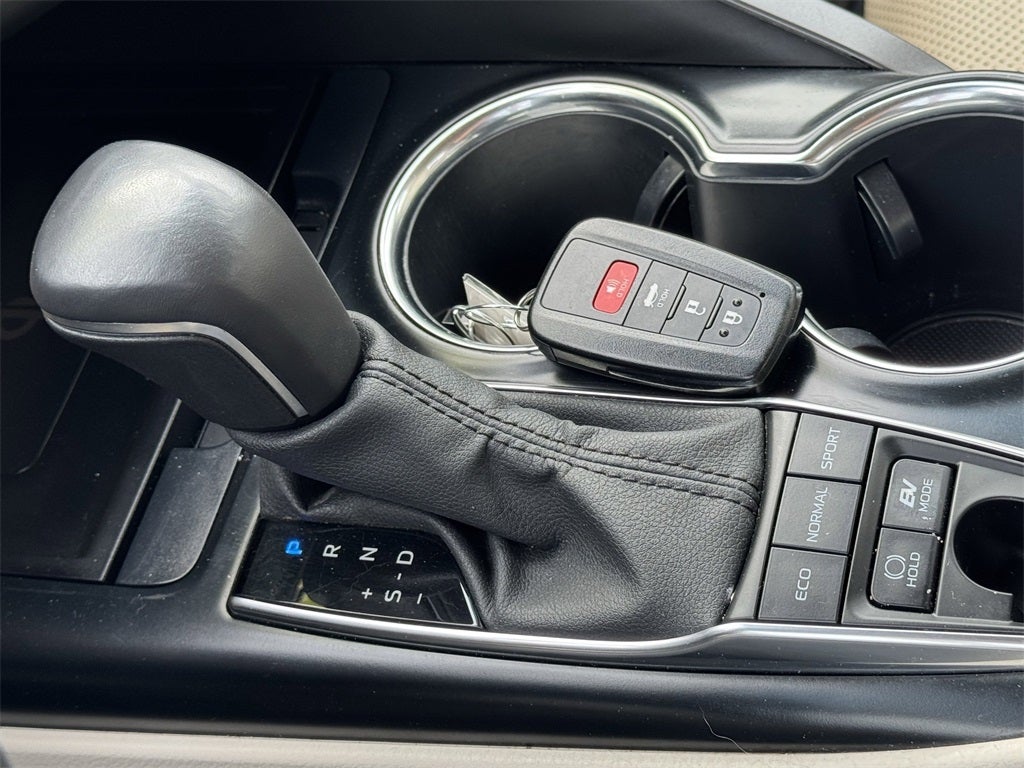 2020 Toyota Camry Hybrid XLE