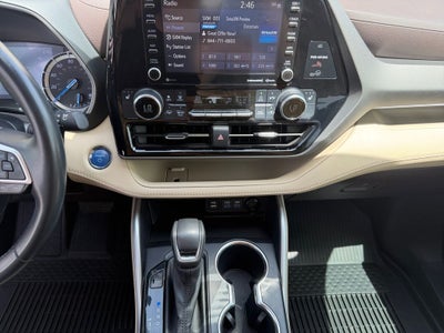 2022 Toyota Highlander Hybrid XLE
