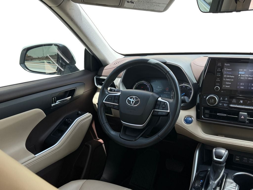 2022 Toyota Highlander Hybrid XLE