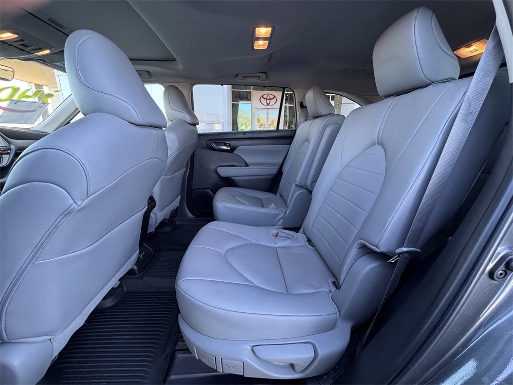 2025 Toyota Highlander XLE