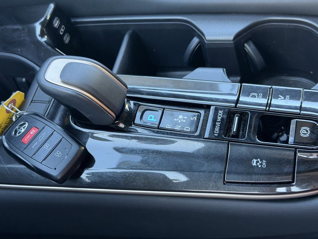 2025 Toyota Crown Signia XLE