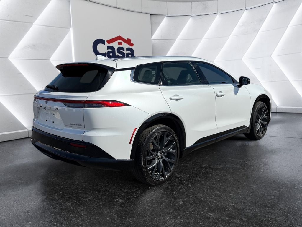 2025 Toyota Crown Signia XLE