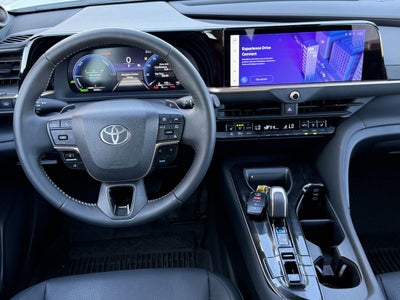 2025 Toyota Crown Signia XLE