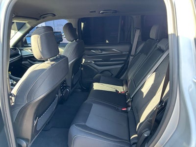 2024 Jeep Grand Cherokee Laredo 4x4