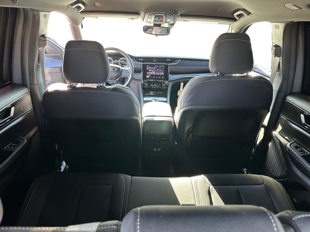 2024 Jeep Grand Cherokee Laredo 4x4