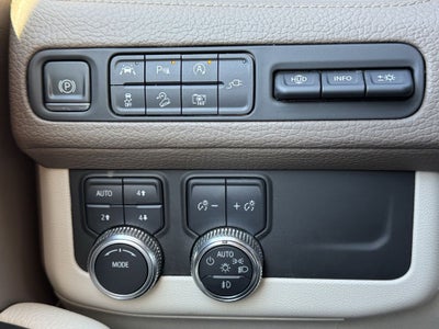 2022 GMC Yukon 4WD Denali