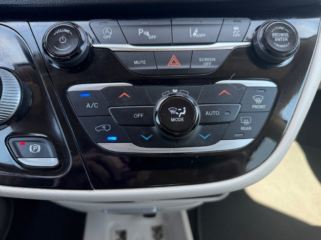 2021 Chrysler Pacifica Touring L