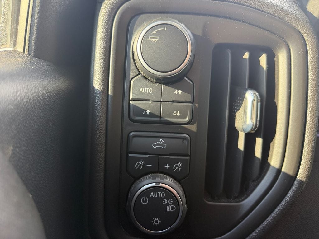 2022 Chevrolet Silverado 1500 4WD Crew Cab Short Bed Custom Trail Boss