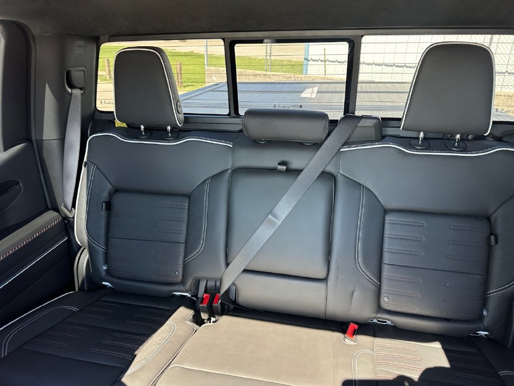 2025 GMC Sierra 1500 AT4X