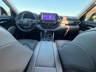 2023 Toyota Highlander Hybrid XLE