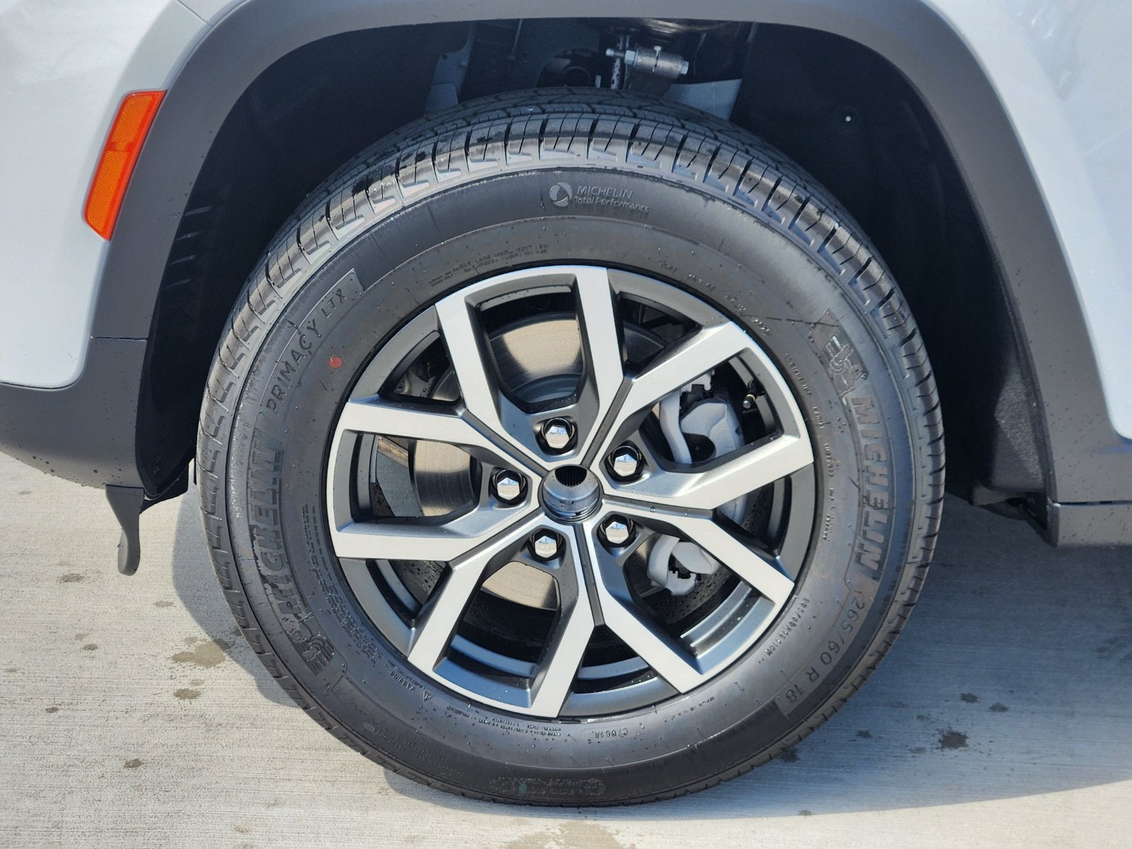2027 Jeep Grand Cherokee GRAND CHEROKEE LAREDO X 4X2