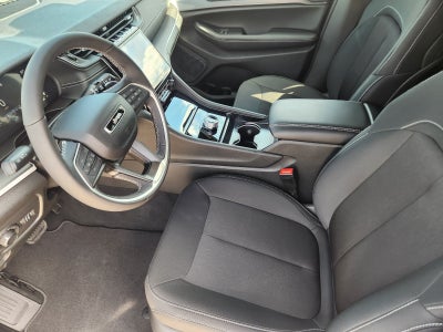 2027 Jeep Grand Cherokee GRAND CHEROKEE LAREDO X 4X2