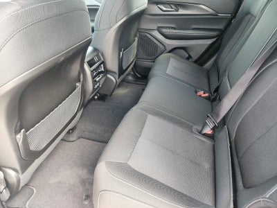 2027 Jeep Grand Cherokee GRAND CHEROKEE LAREDO X 4X2