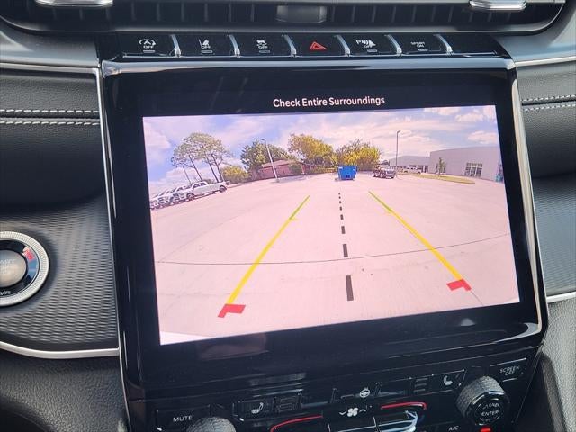 2027 Jeep Grand Cherokee GRAND CHEROKEE LAREDO X 4X2