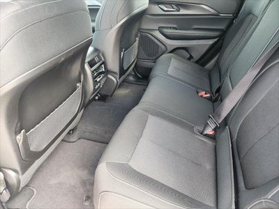 2027 Jeep Grand Cherokee GRAND CHEROKEE LAREDO X 4X2
