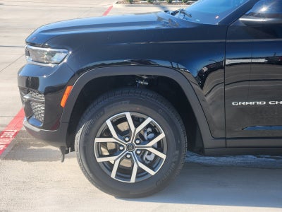 2027 Jeep Grand Cherokee GRAND CHEROKEE LAREDO 4X2