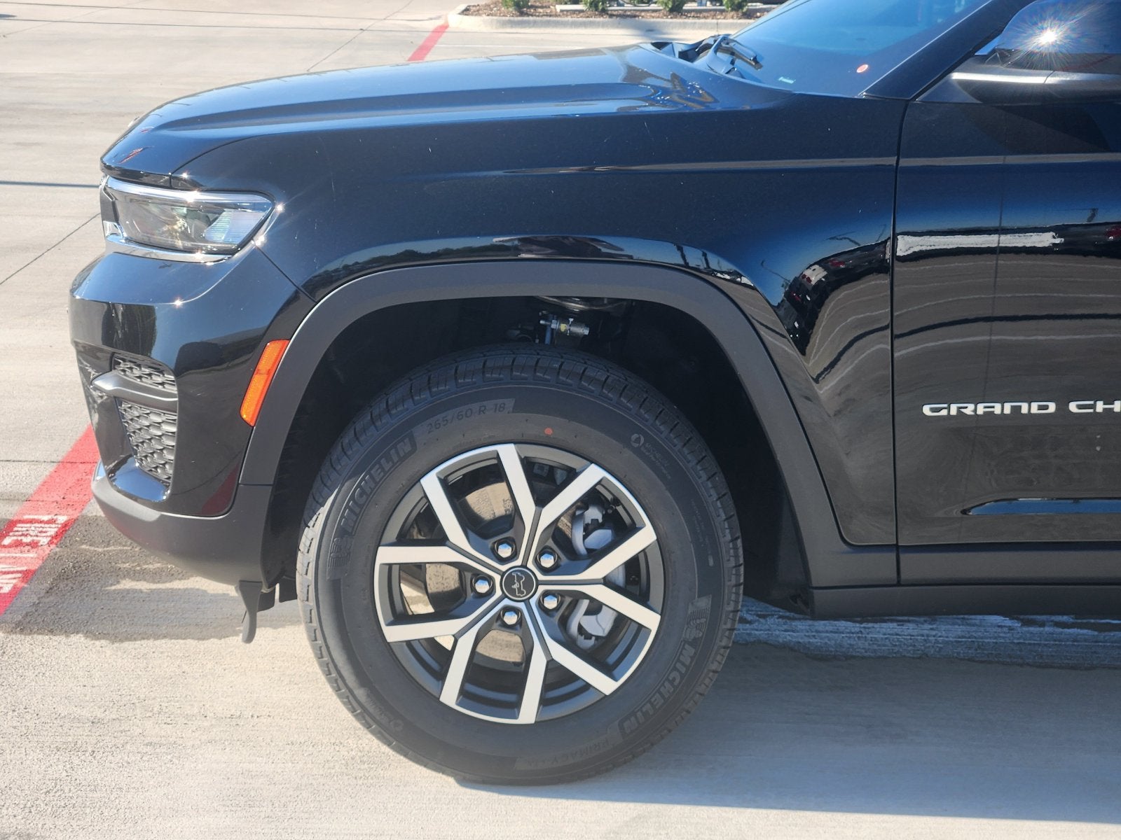 2027 Jeep Grand Cherokee GRAND CHEROKEE LAREDO 4X2