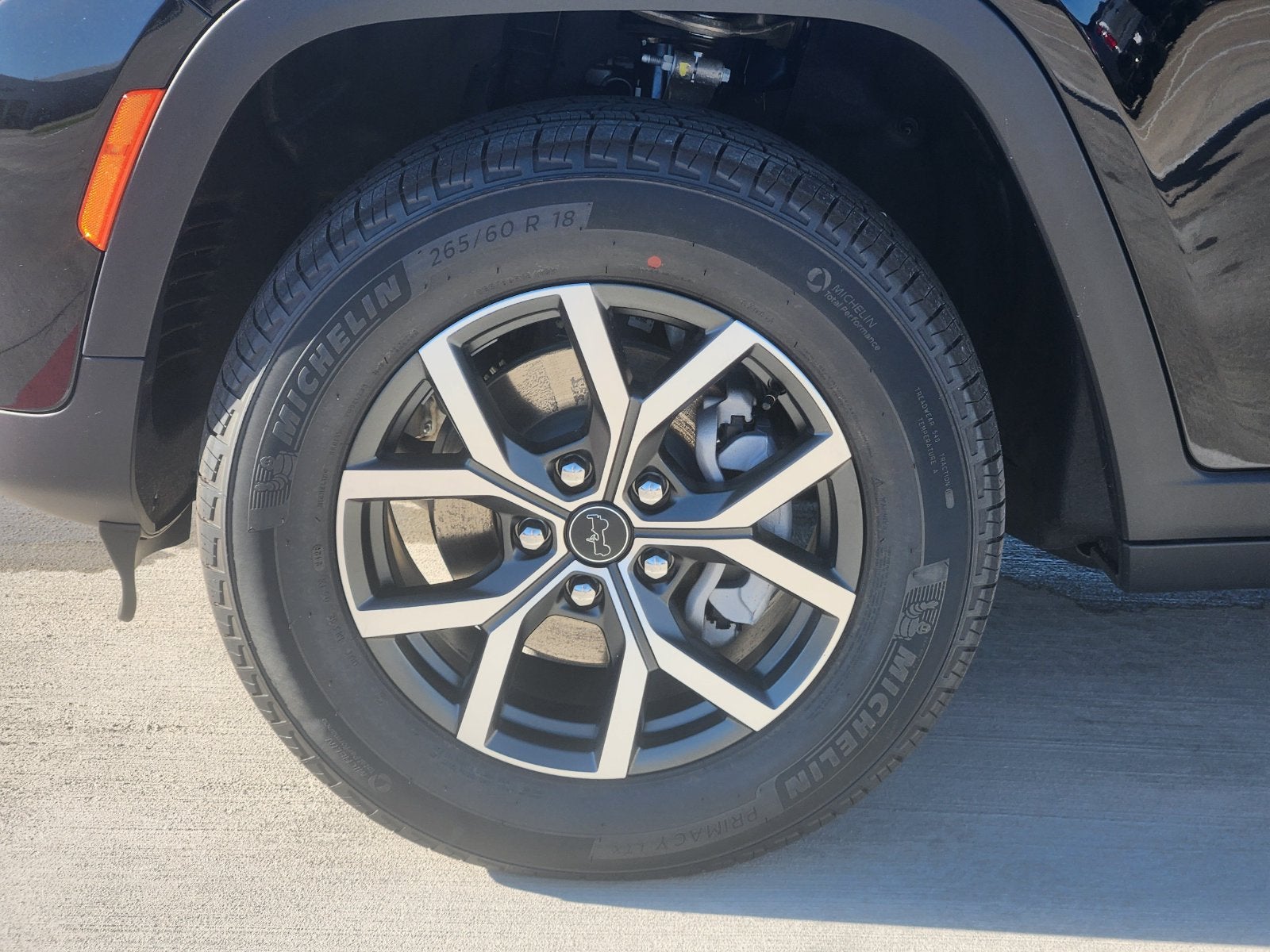 2027 Jeep Grand Cherokee GRAND CHEROKEE LAREDO 4X2
