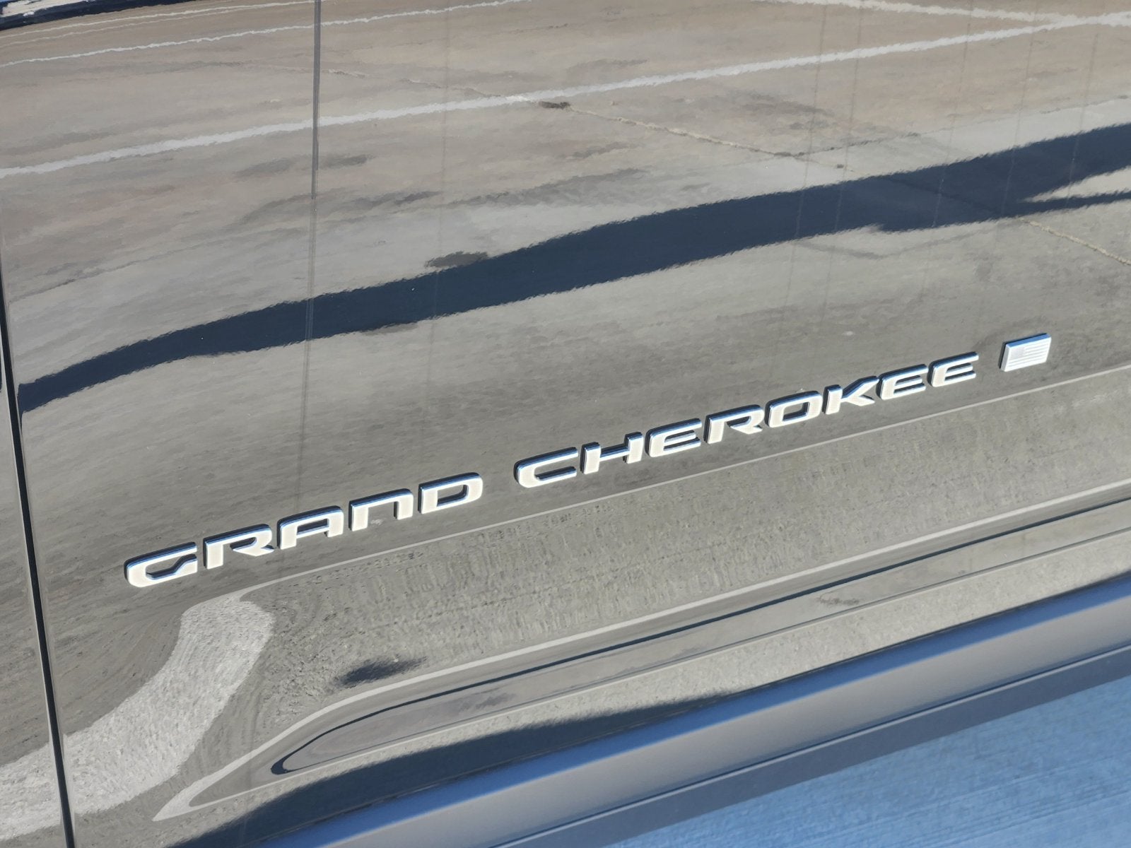 2027 Jeep Grand Cherokee GRAND CHEROKEE LAREDO 4X2