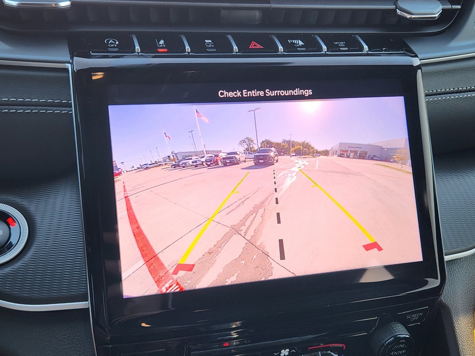 2027 Jeep Grand Cherokee GRAND CHEROKEE LAREDO 4X2