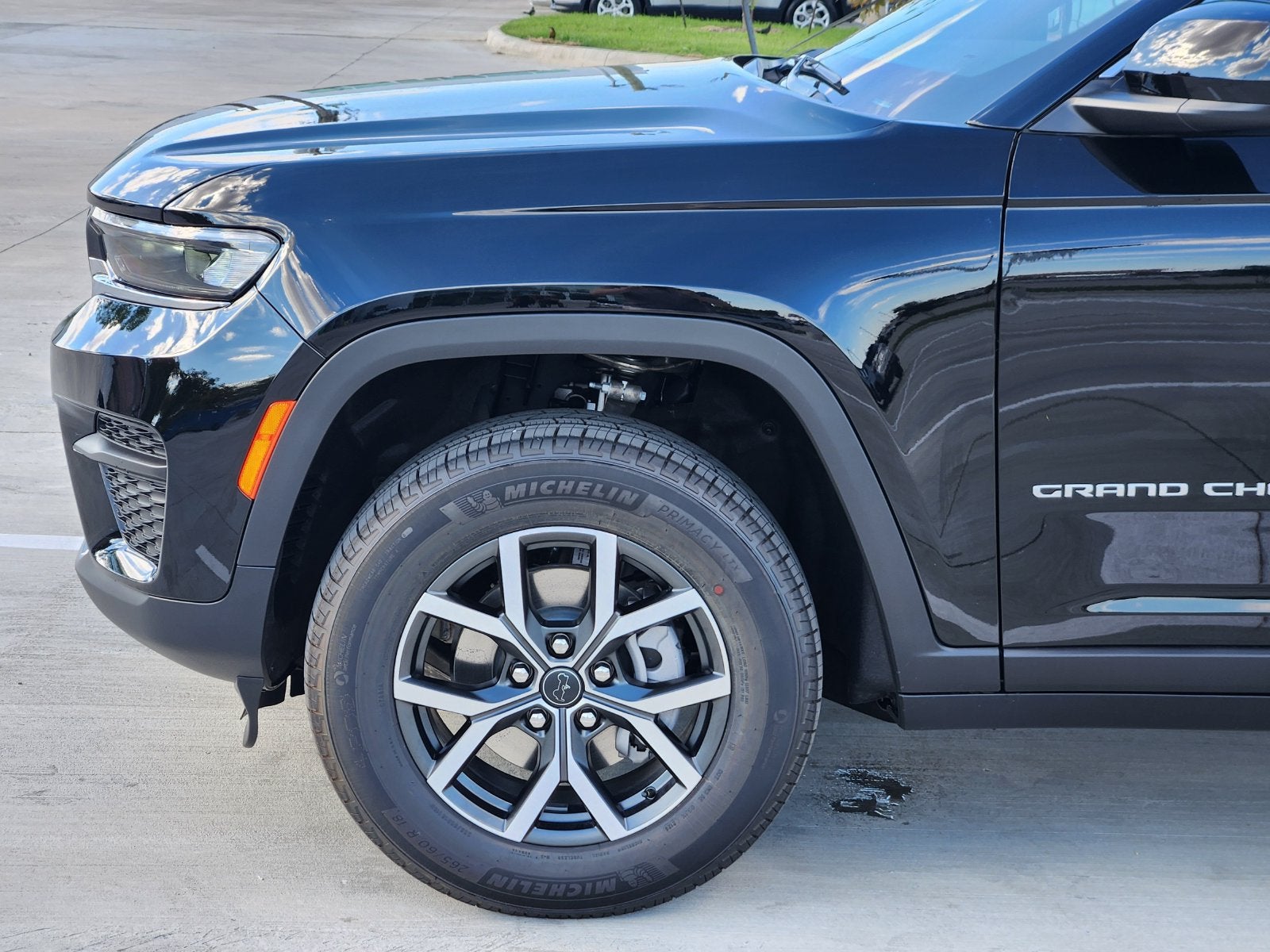 2027 Jeep Grand Cherokee GRAND CHEROKEE LAREDO X 4X2