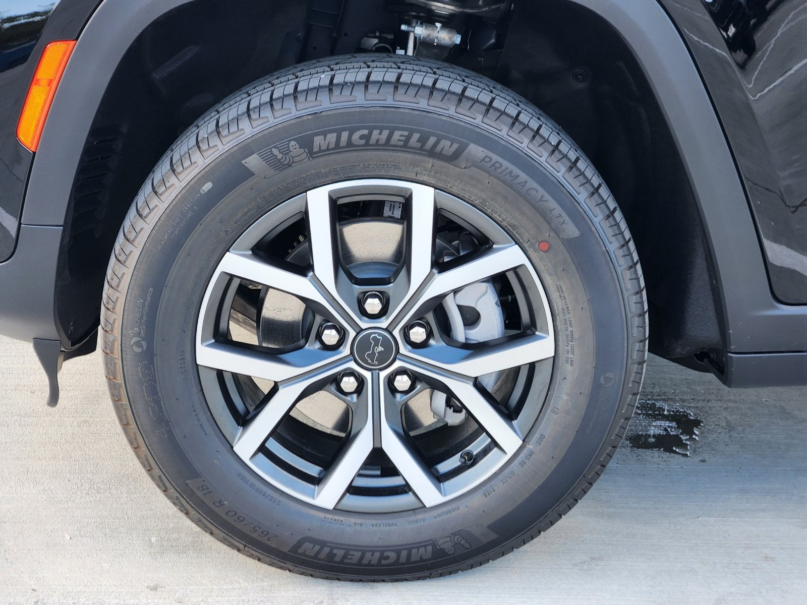 2027 Jeep Grand Cherokee GRAND CHEROKEE LAREDO X 4X2