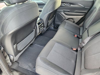 2027 Jeep Grand Cherokee GRAND CHEROKEE LAREDO X 4X2