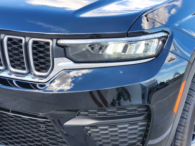 2027 Jeep Grand Cherokee GRAND CHEROKEE LAREDO X 4X2