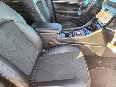 2026 Jeep Grand Cherokee GRAND CHEROKEE LAREDO ALTITUDE 4X2