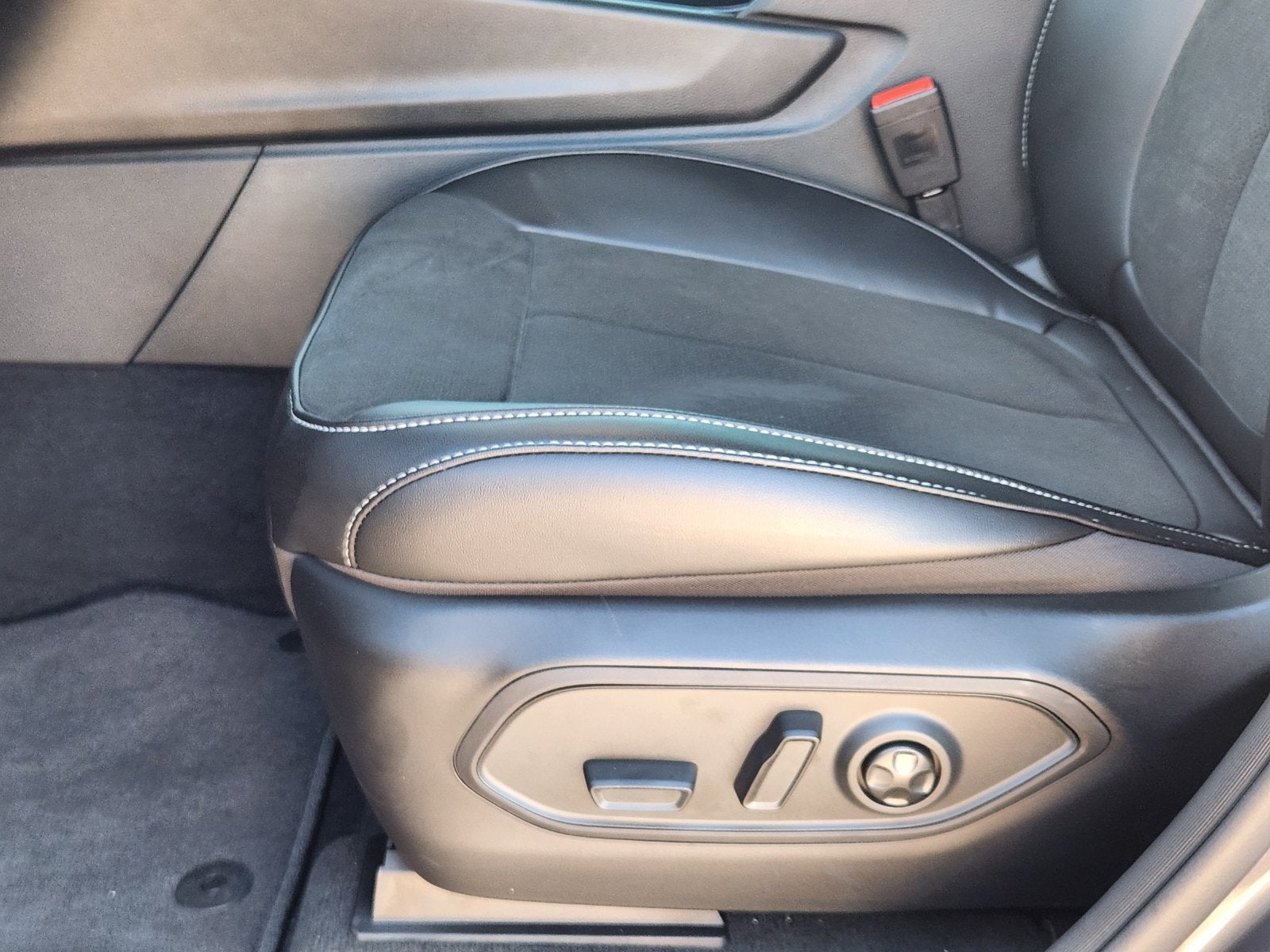 2026 Jeep Grand Cherokee GRAND CHEROKEE LAREDO ALTITUDE 4X2