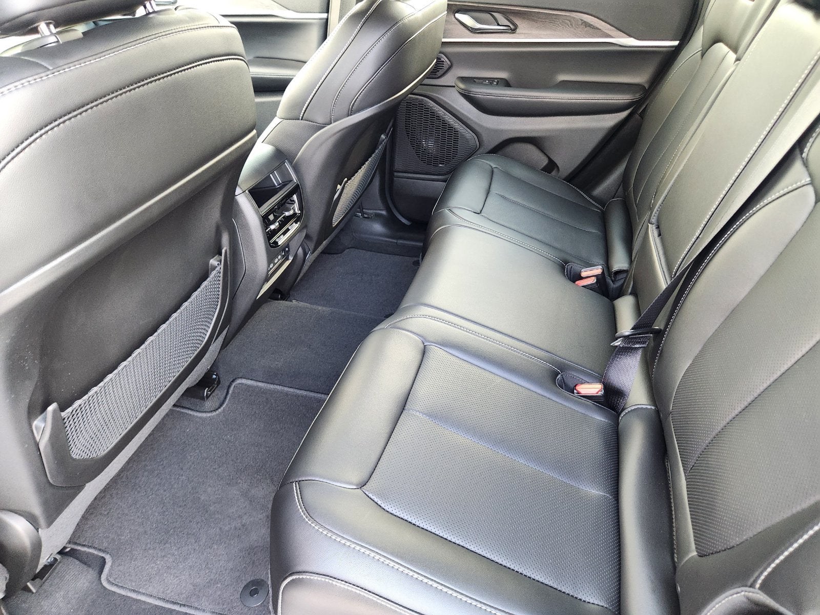 2027 Jeep Grand Cherokee GRAND CHEROKEE LIMITED 4X4