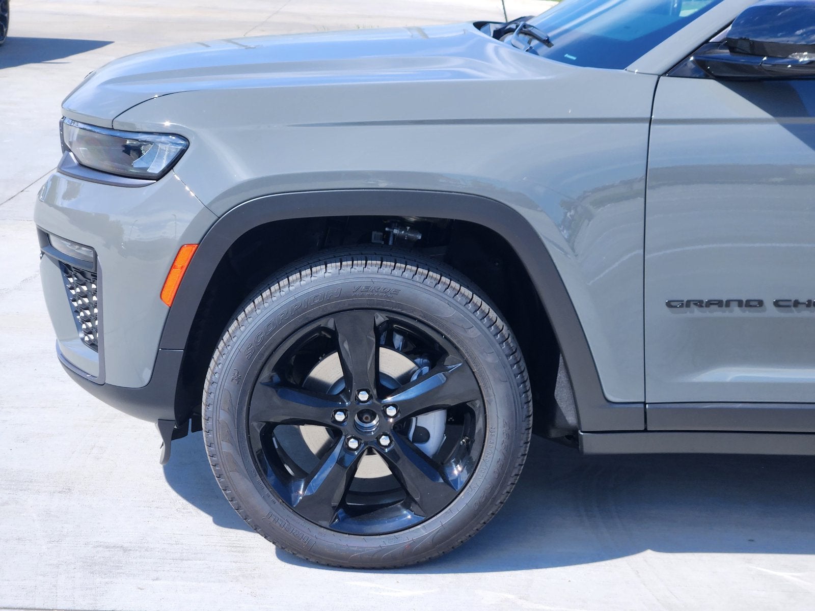 2027 Jeep Grand Cherokee GRAND CHEROKEE LIMITED 4X4