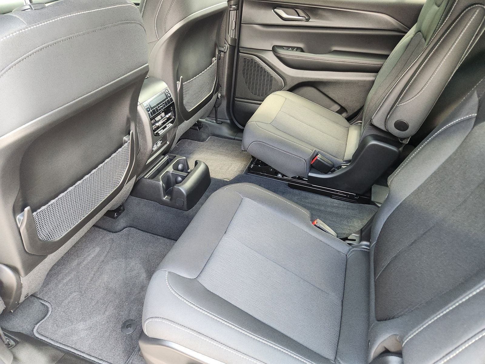 2026 Jeep Grand Cherokee L GRAND CHEROKEE L LAREDO 4X2