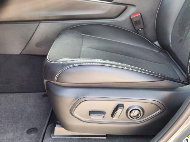 2027 Jeep Grand Cherokee L GRAND CHEROKEE L LAREDO ALTITUDE 4X4