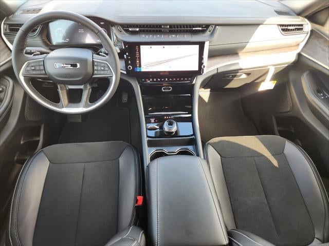 2027 Jeep Grand Cherokee L GRAND CHEROKEE L LAREDO ALTITUDE 4X4