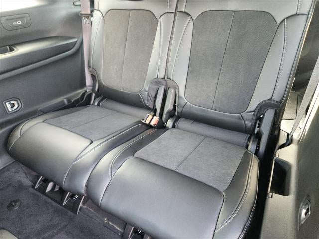 2027 Jeep Grand Cherokee L GRAND CHEROKEE L LAREDO ALTITUDE 4X4