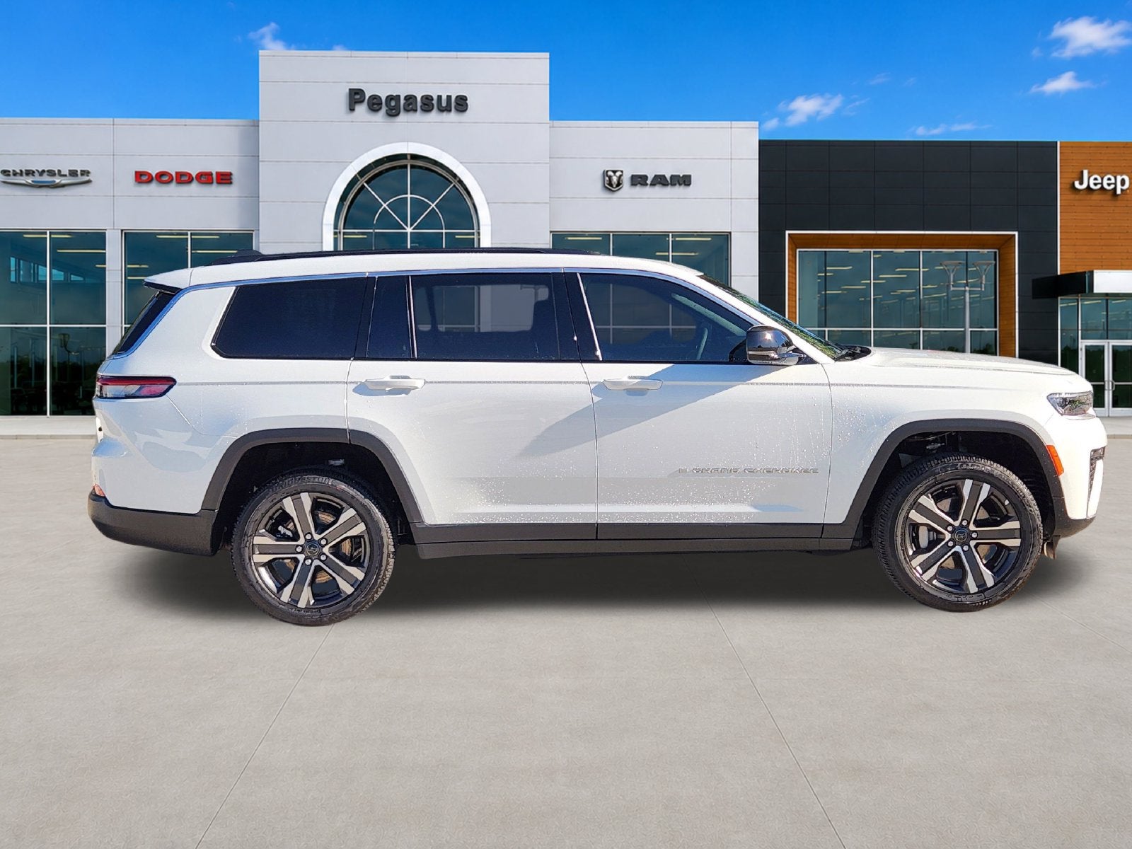 2027 Jeep Grand Cherokee L GRAND CHEROKEE L LIMITED 4X4