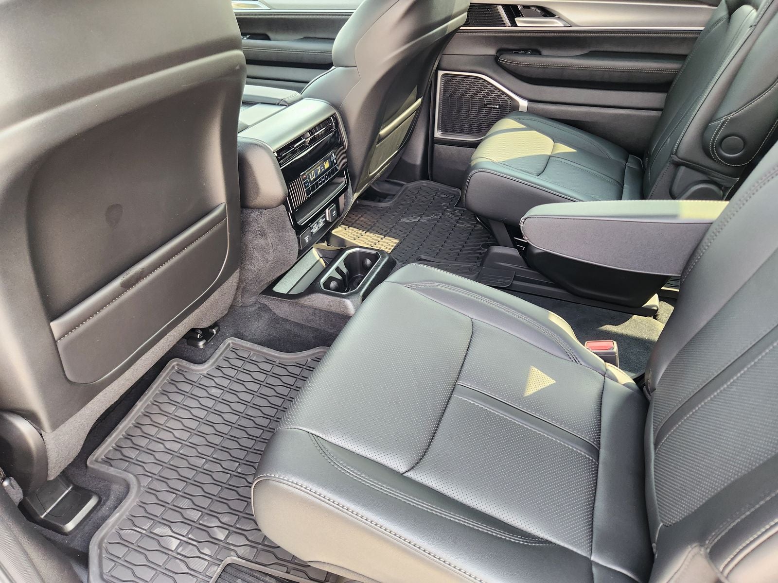 2026 Jeep Grand Wagoneer GRAND WAGONEER UPLAND 4X4