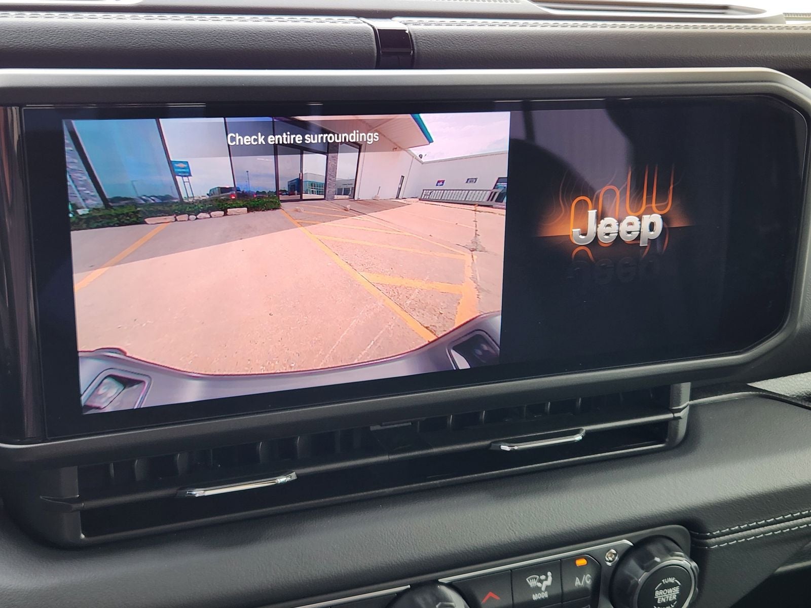 2026 Jeep Gladiator GLADIATOR SAHARA 4X4