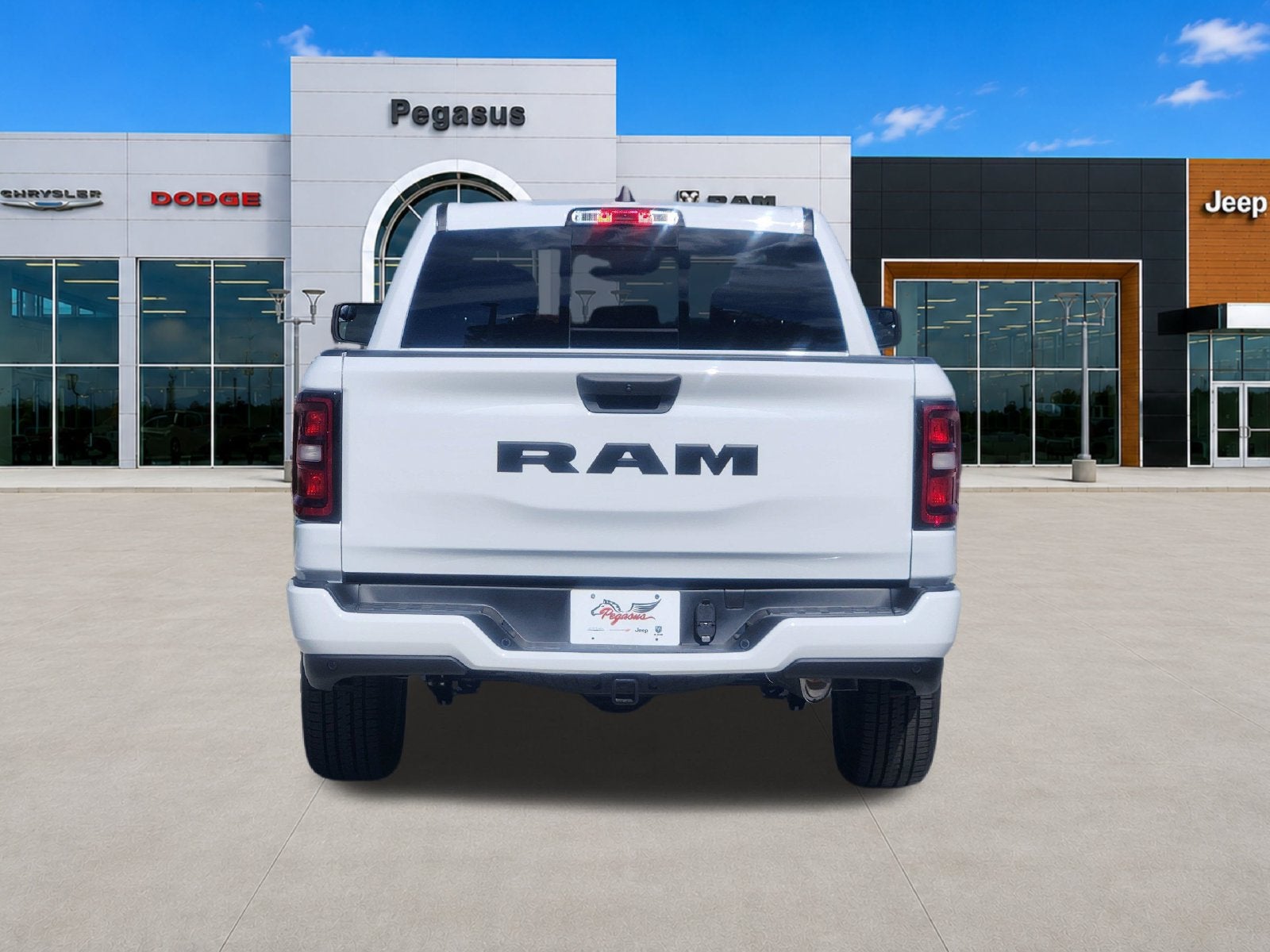 2026 RAM Ram 1500 RAM 1500 EXPRESS CREW CAB 4X2 5'7' BOX