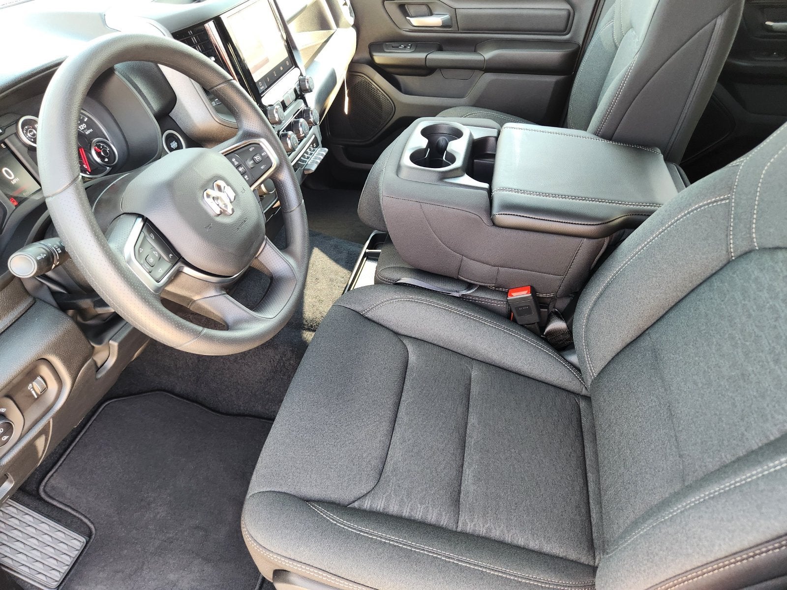 2027 RAM Ram 1500 RAM 1500 EXPRESS CREW CAB 4X2 5'7' BOX