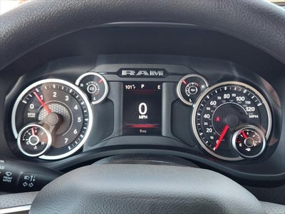 2027 RAM Ram 1500 RAM 1500 EXPRESS CREW CAB 4X2 5'7' BOX
