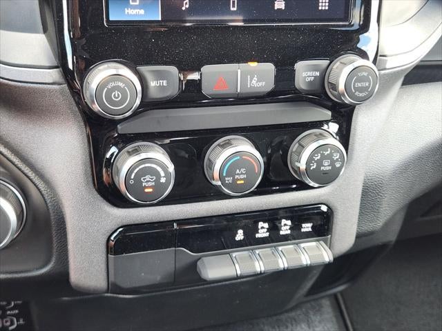 2026 RAM Ram 1500 RAM 1500 EXPRESS QUAD CAB 4X2 6'4' BOX