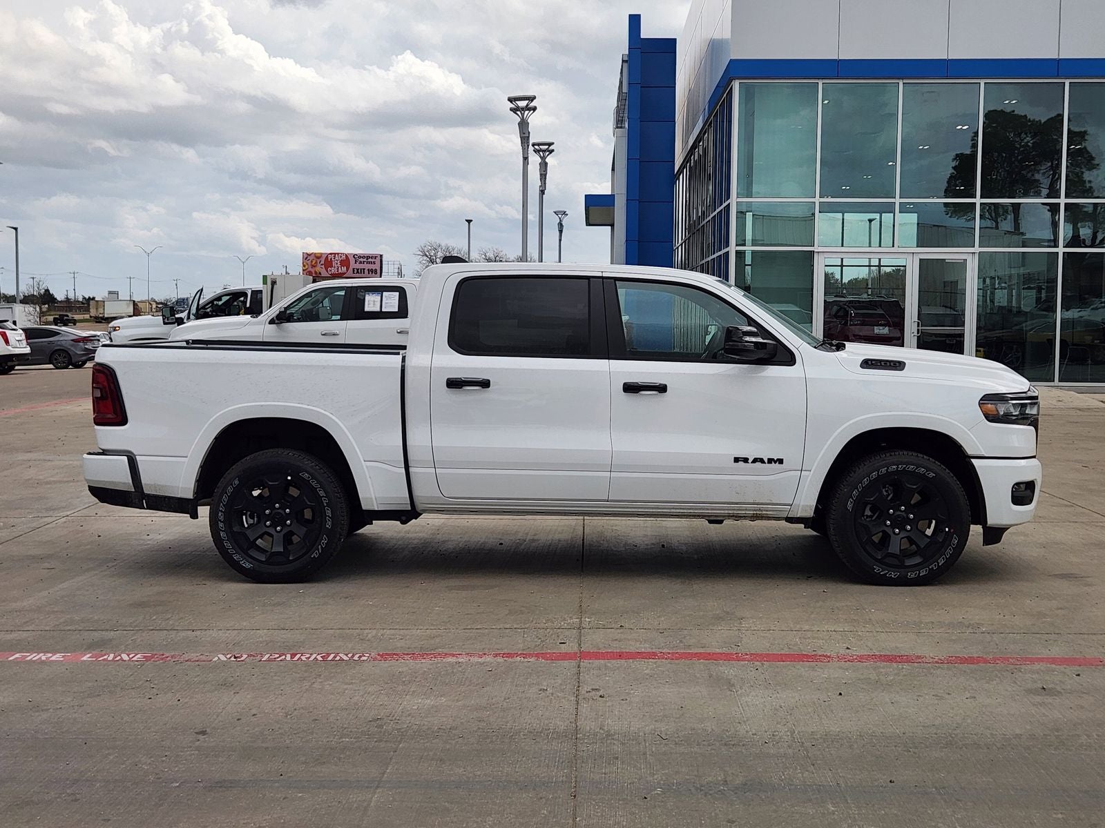 2026 RAM Ram 1500 RAM 1500 LONE STAR CREW CAB 4X4 5'7' BOX